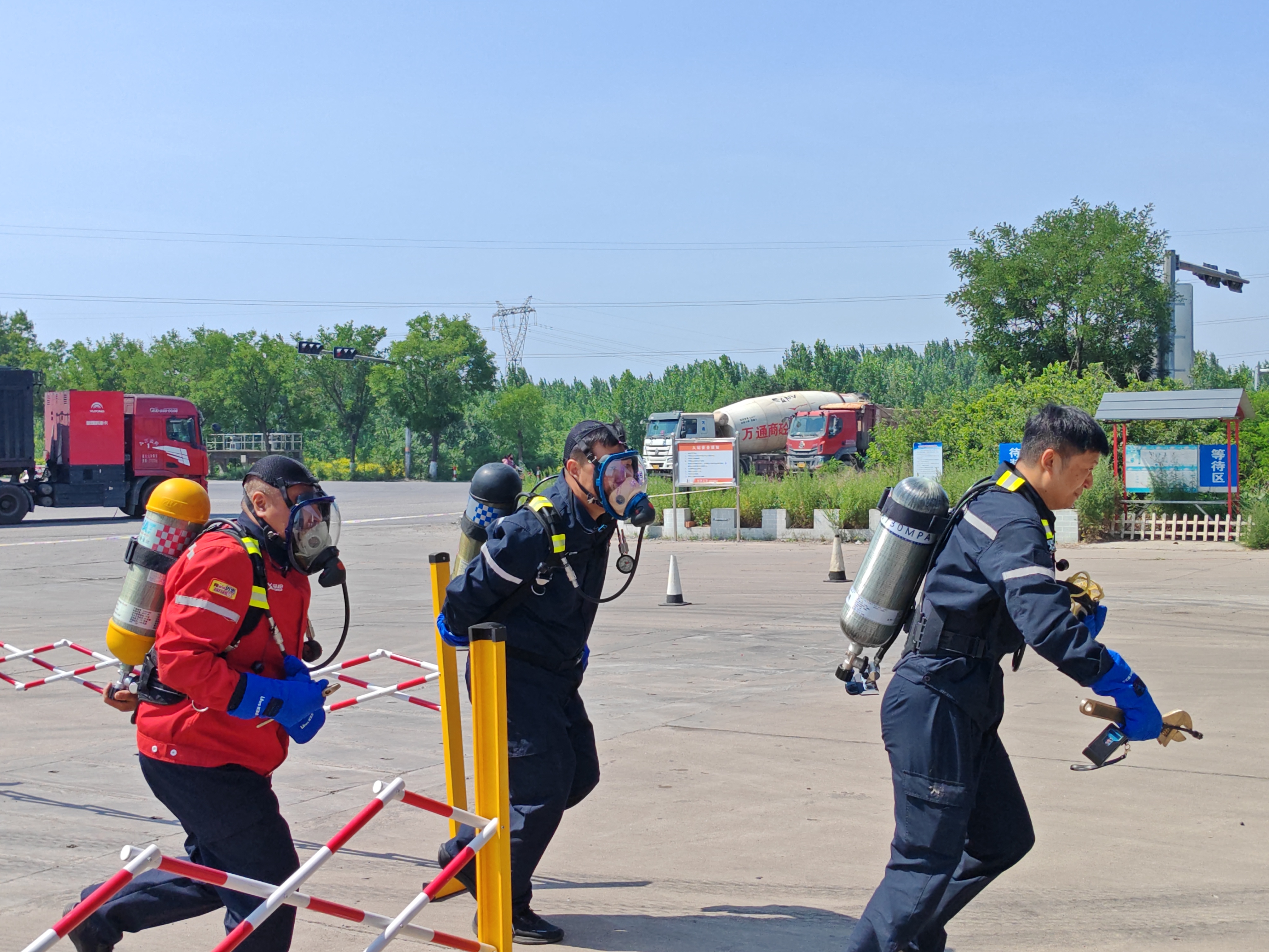 迁安市市场监督管理局开展LNG场站泄漏应急演练1.jpg